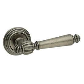 MAESTRO MICHELLE ANTIK VAS KÖRROZETTÁS KILINCS BB ZÁRRAL