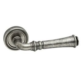 MAESTRO TASHA ANTIK VAS KÖRROZETTÁS KILINCS BB ZÁRRAL