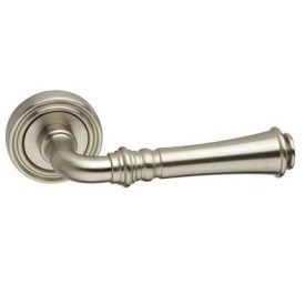   MAESTRO TASHA SZATÉN NIKKEL KÖRROZETTÁS KILINCS PZ ZÁRRAL